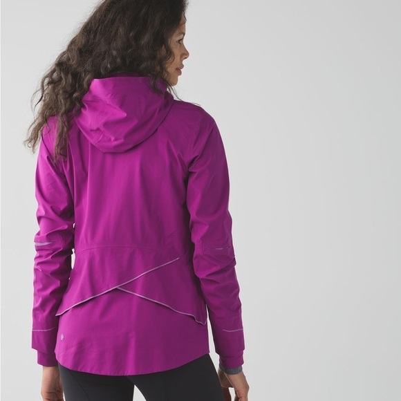 Lululemon Runaway Jacket - Picture 9 of 16